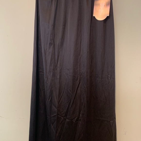 Vassarette Medium Elegant 32” Long Black Women's Slip w Slit Nylon & Lace NEW - Picture 1 of 14